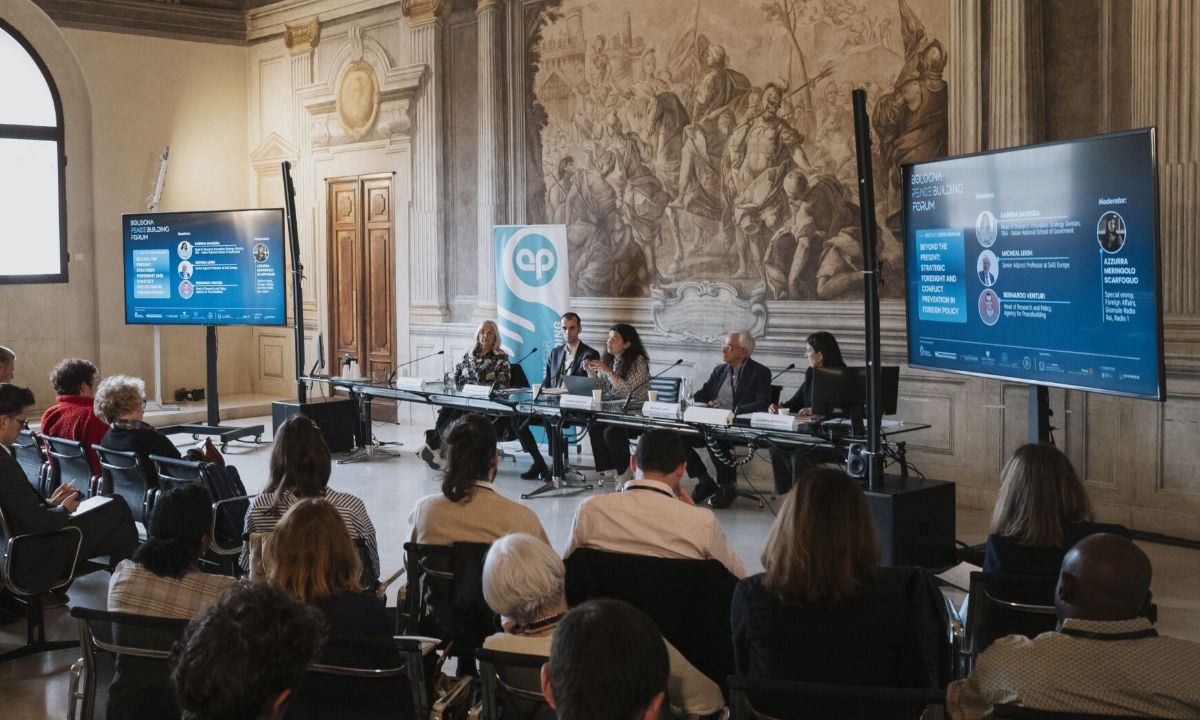 Bologna Peacebuilding Forum — Identità visiva per un forum internazionale (16)